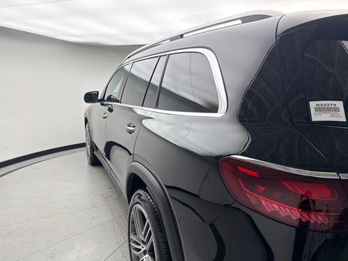 Used 2025 Mercedes-Benz GLS 450 4MATIC image 3
