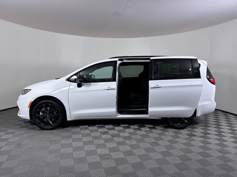 New 2026 Chrysler Pacifica Select w/ S Appearance Package AWD/4WD image 5