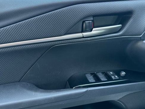 New 2026 Toyota Camry Hybrid FWD image 10