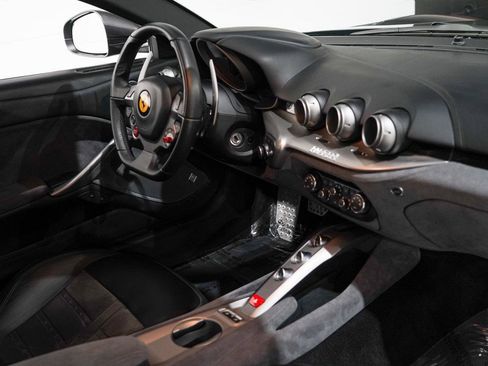 Used 2014 Ferrari F12 Berlinetta image 15