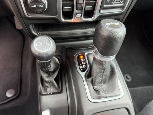 Certified 2025 Jeep Wrangler Unlimited Sahara AWD/4WD image 27