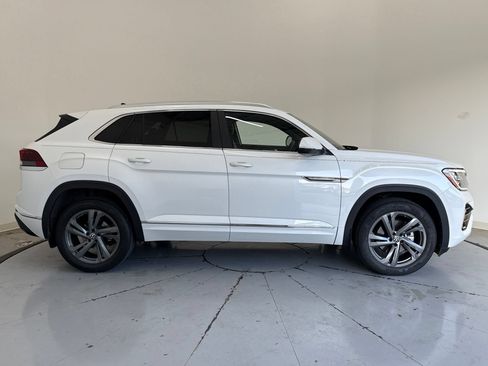 Used 2024 Volkswagen Atlas Cross Sport SEL R-Line AWD/4WD image 2