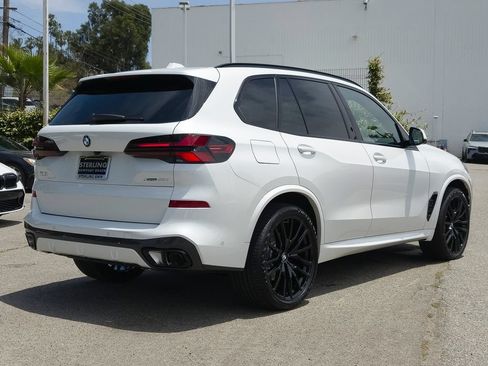 New 2026 BMW X5 xDrive40i w/ M Sport Package AWD/4WD image 17