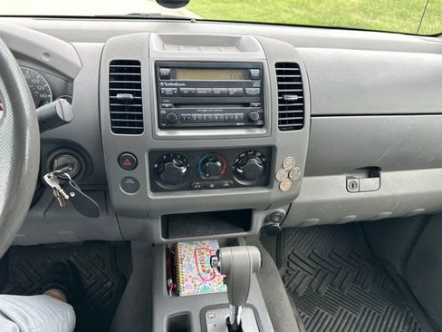 Used 2007 Nissan Frontier LE w/ Rockford Fosgate Pkg RWD image 14
