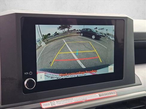 Used 2025 Toyota 4Runner SR5 AWD/4WD image 18