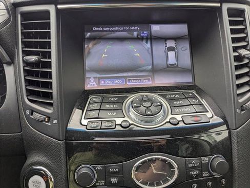 Used 2015 INFINITI QX70 w/ Premium Package image 17