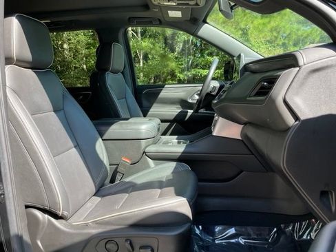 Used 2022 GMC Yukon XL SLT w/ SLT Premium Package AWD/4WD image 22