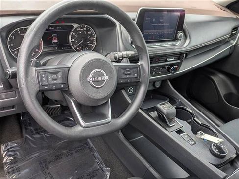Used 2023 Nissan Rogue S AWD/4WD image 10