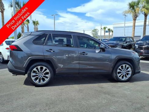 Used 2020 Toyota RAV4 XLE Premium FWD image 8