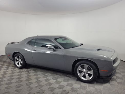 Used 2019 Dodge Challenger SXT RWD image 11