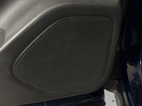 Used 2025 Nissan Rogue SV FWD image 15