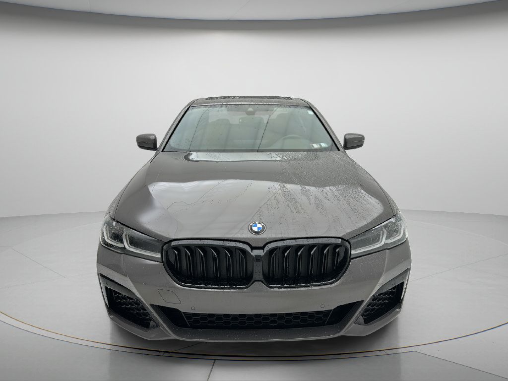 Used 2022 BMW 530i xDrive w/ M Sport Package AWD/4WD image 2