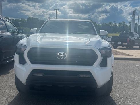 Used 2025 Toyota Tacoma SR5 RWD image 2