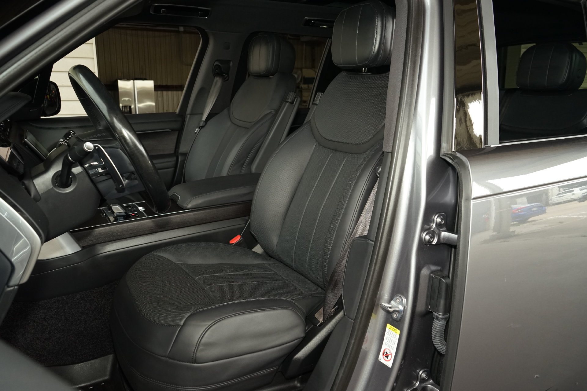 Used 2023 Land Rover Range Rover SE AWD/4WD image 9