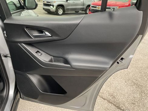 Used 2025 Chevrolet Equinox LT image 37