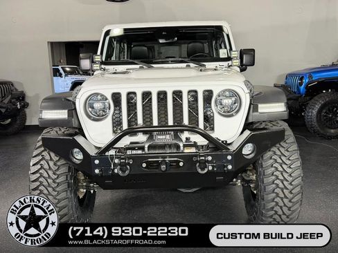 Used 2021 Jeep Gladiator Rubicon AWD/4WD image 3