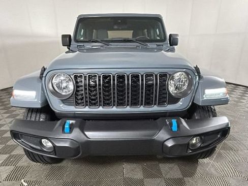 Used 2024 Jeep Wrangler Unlimited AWD/4WD image 7