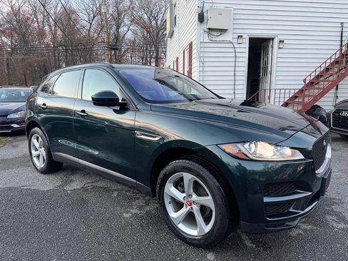 Used 2017 Jaguar F-PACE Premium image 3