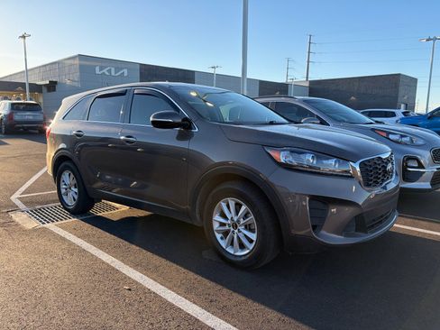 Certified 2020 Kia Sorento LX image 2