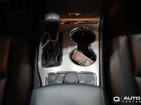 Used 2021 Jeep Grand Cherokee Limited AWD/4WD image 16