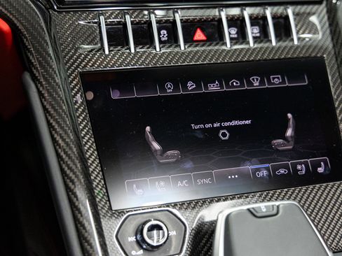 Used 2021 Lamborghini Urus image 29