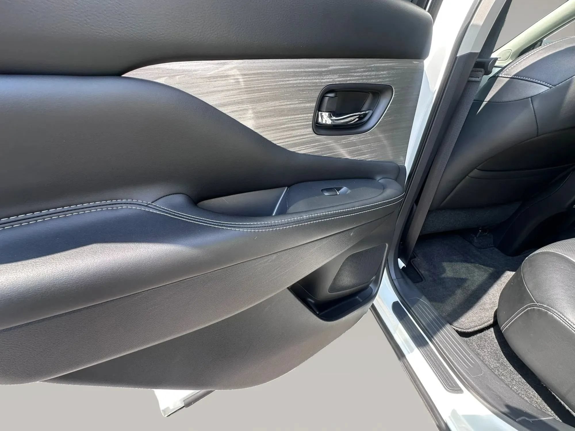 Used 2017 Nissan Murano Platinum w/ Platinum Technology Package FWD image 16