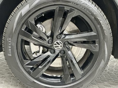 Used 2024 Volkswagen Tiguan SE R-Line w/ MDO Package, Two-Row AWD/4WD image 10