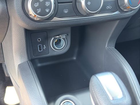New 2025 Nissan Kicks Play S image 26
