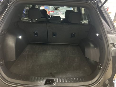 Used 2025 Chevrolet Equinox LT AWD/4WD image 13