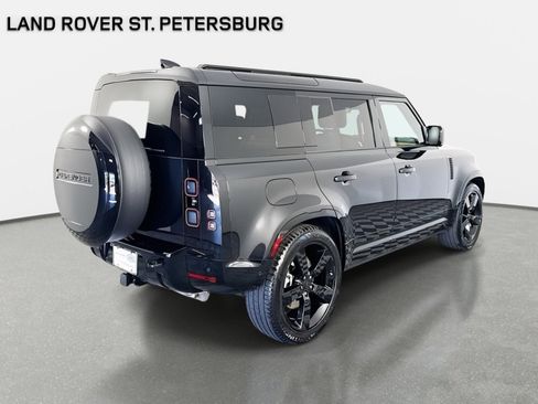 Used 2026 Land Rover Defender 110 X-Dynamic SE AWD/4WD image 5