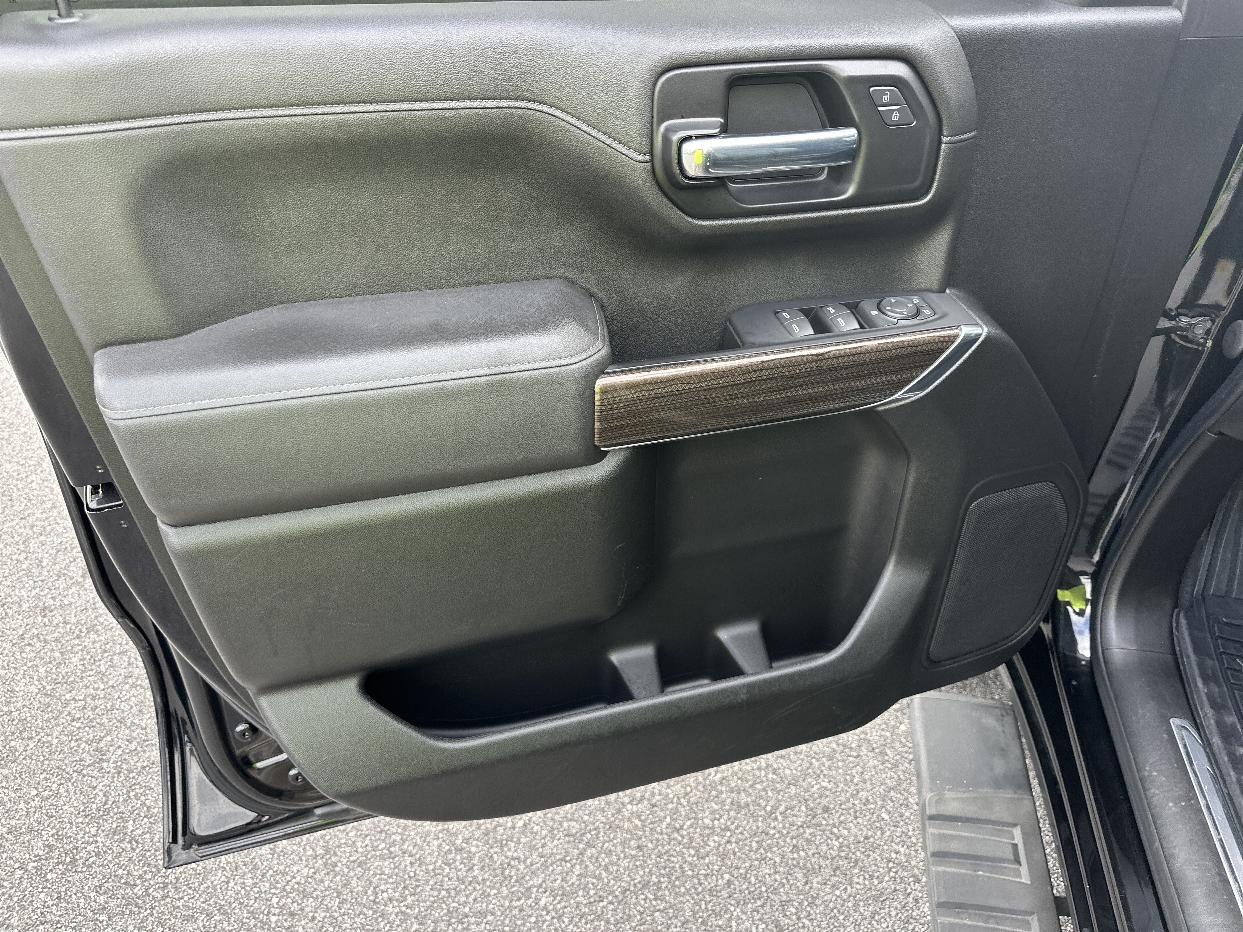 Used 2021 Chevrolet Silverado 1500 RST w/ Bed Protection Package AWD/4WD image 11