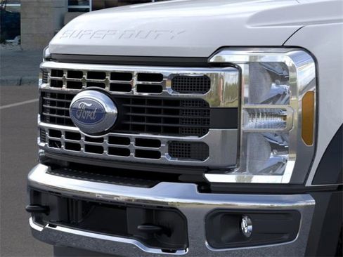 New 2026 Ford F550 4x4 Crew Cab image 17