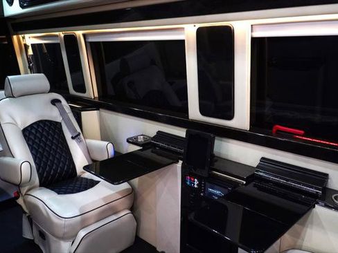 Used 2016 Mercedes-Benz Sprinter 2500 image 24