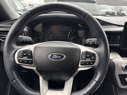 Used 2023 Ford Explorer XLT w/ Equipment Group 202A image 11