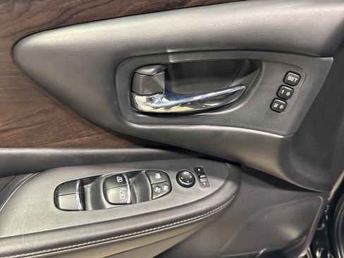 Used 2019 Nissan Murano Platinum w/ Cargo Package image 32