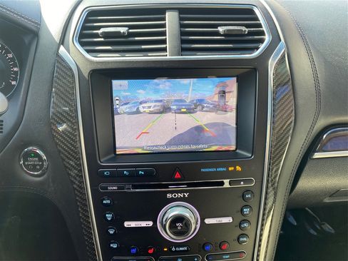 Used 2016 Ford Explorer Platinum image 36