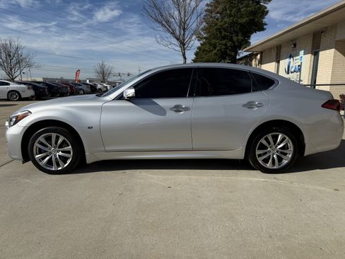 Used 2015 INFINITI Q70 3.7 w/ Deluxe Touring Package image 4