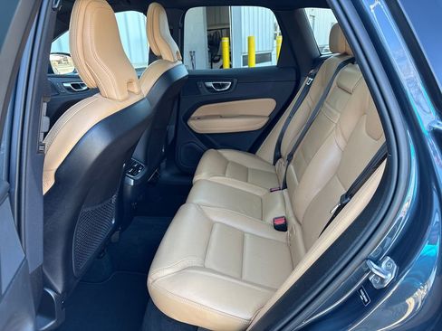 Used 2021 Volvo XC60 T5 Inscription w/ Advanced Package image 32