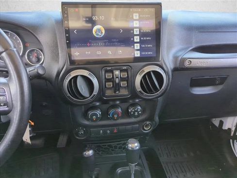 Used 2018 Jeep Wrangler Unlimited Sport S image 13