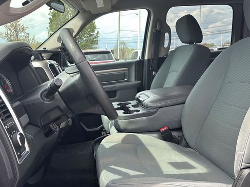 Used 2018 RAM 1500 Classic SLT image 10