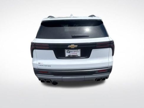 Used 2026 Chevrolet Traverse LT w/ Sun and Wheel Package FWD image 4