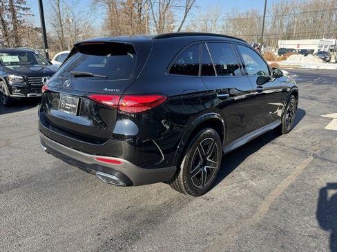 Used 2025 Mercedes-Benz GLC 300 4MATIC image 3