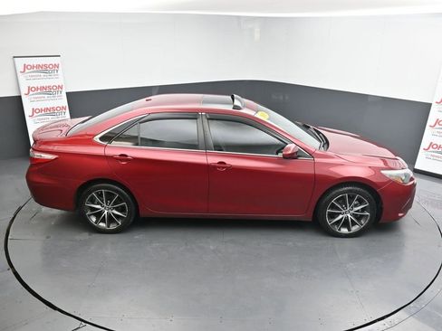 Used 2015 Toyota Camry XSE image 38