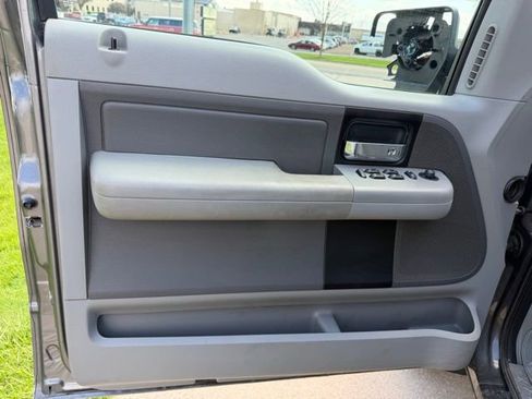 Used 2006 Ford F150 XLT AWD/4WD image 11