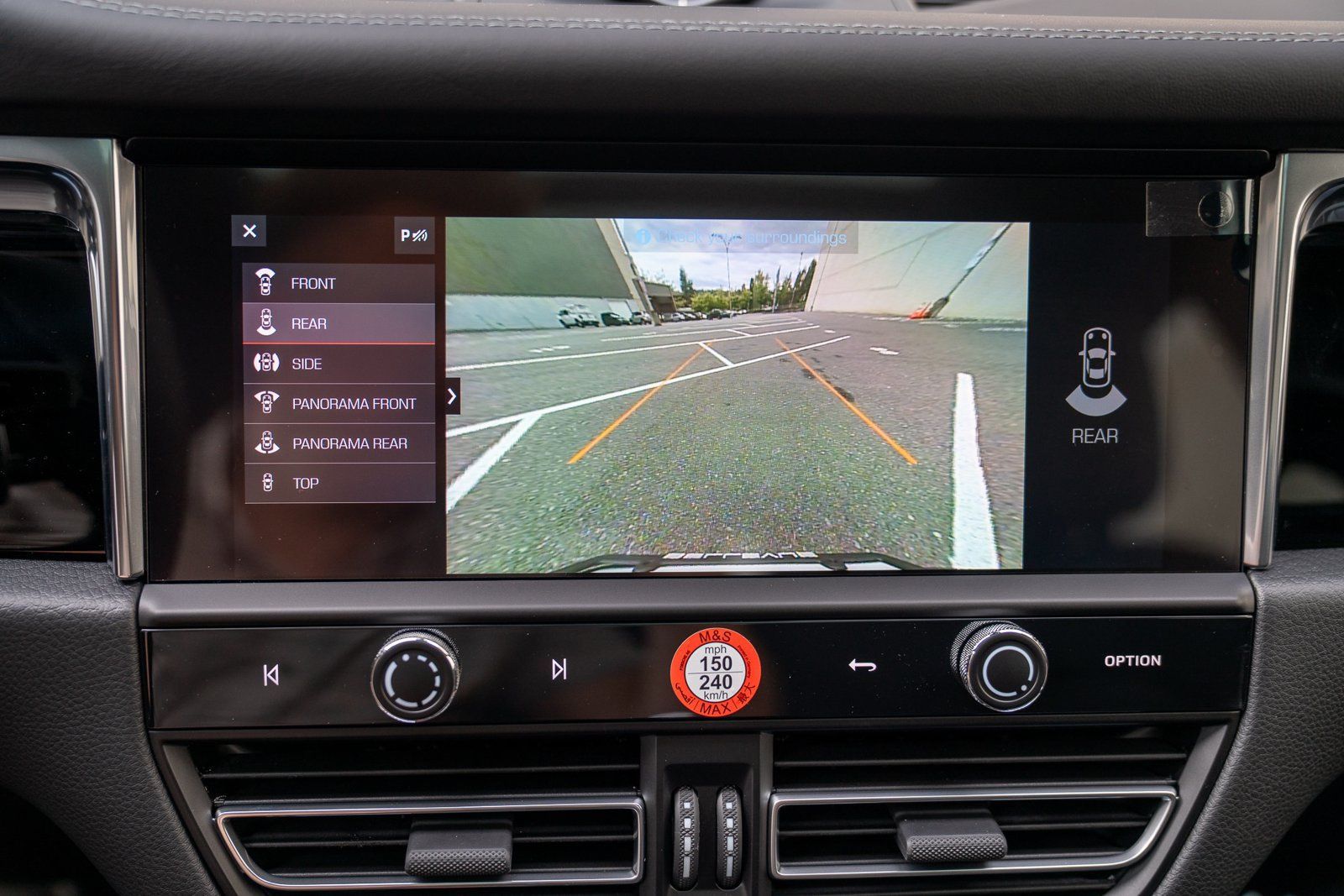 Certified 2026 Porsche Macan AWD/4WD image 18