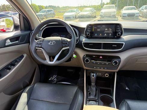 Used 2020 Hyundai Tucson SE image 15