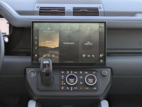 New 2026 Land Rover Defender 110 X-Dynamic SE image 12