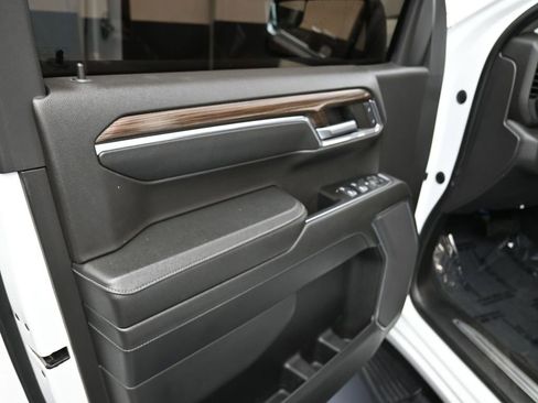 Used 2023 Chevrolet Silverado 1500 LT Trail Boss w/ Protection Package image 12