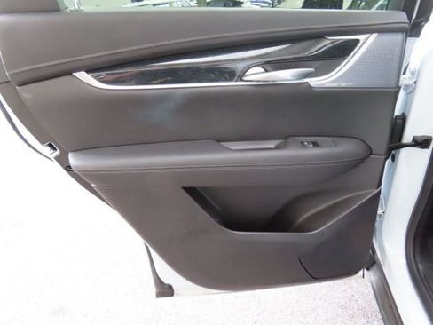 Certified 2025 Cadillac XT5 Premium Luxury image 14