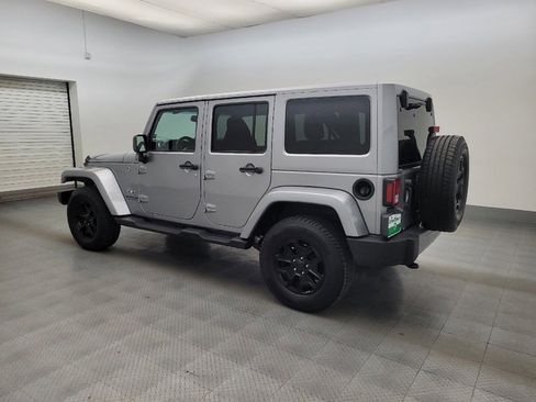 Used 2017 Jeep Wrangler Unlimited Sahara w/ Connectivity Group AWD/4WD image 3